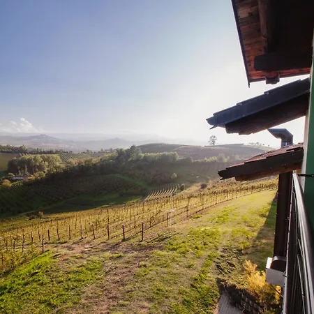 منتجع Cascina Reggio Castelnuovo (Asti)