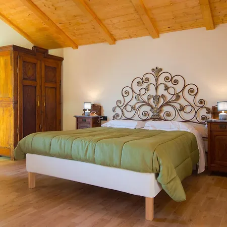 منتجع Cascina Reggio Castelnuovo (Asti)